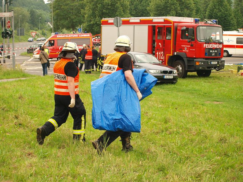 Schwerer Unfall mit Reisebus Lohmar Donrather Dreieck P209.JPG